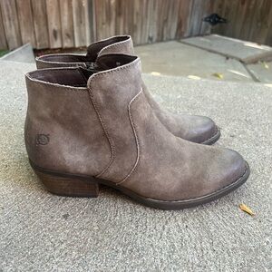 Born brown leather booties Size 8